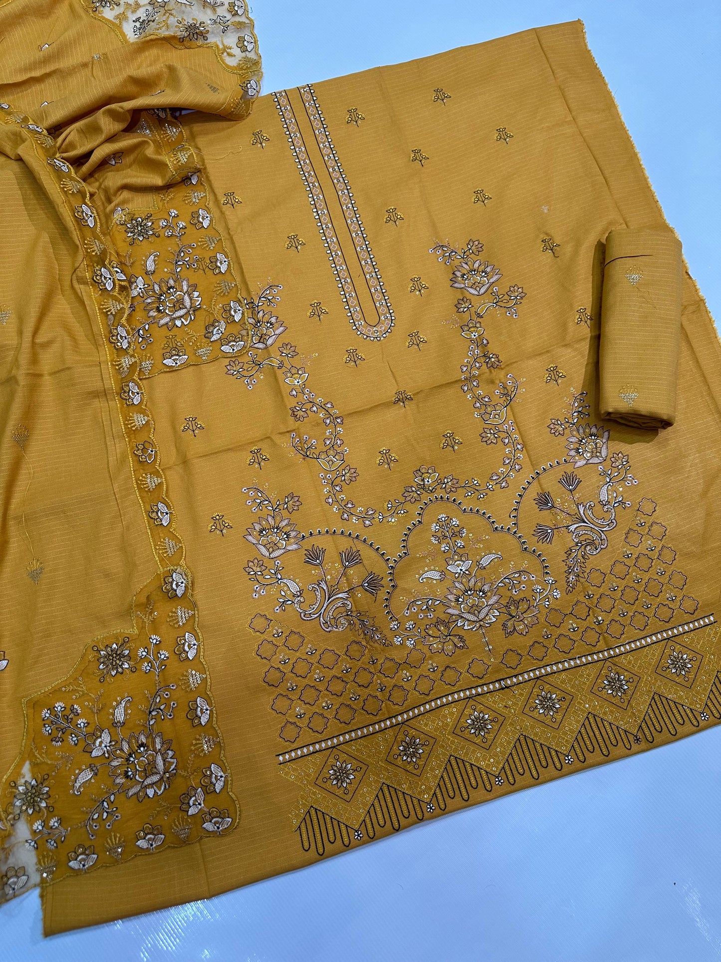 Bana Dora Dhanak Embroidered 3 Pcs