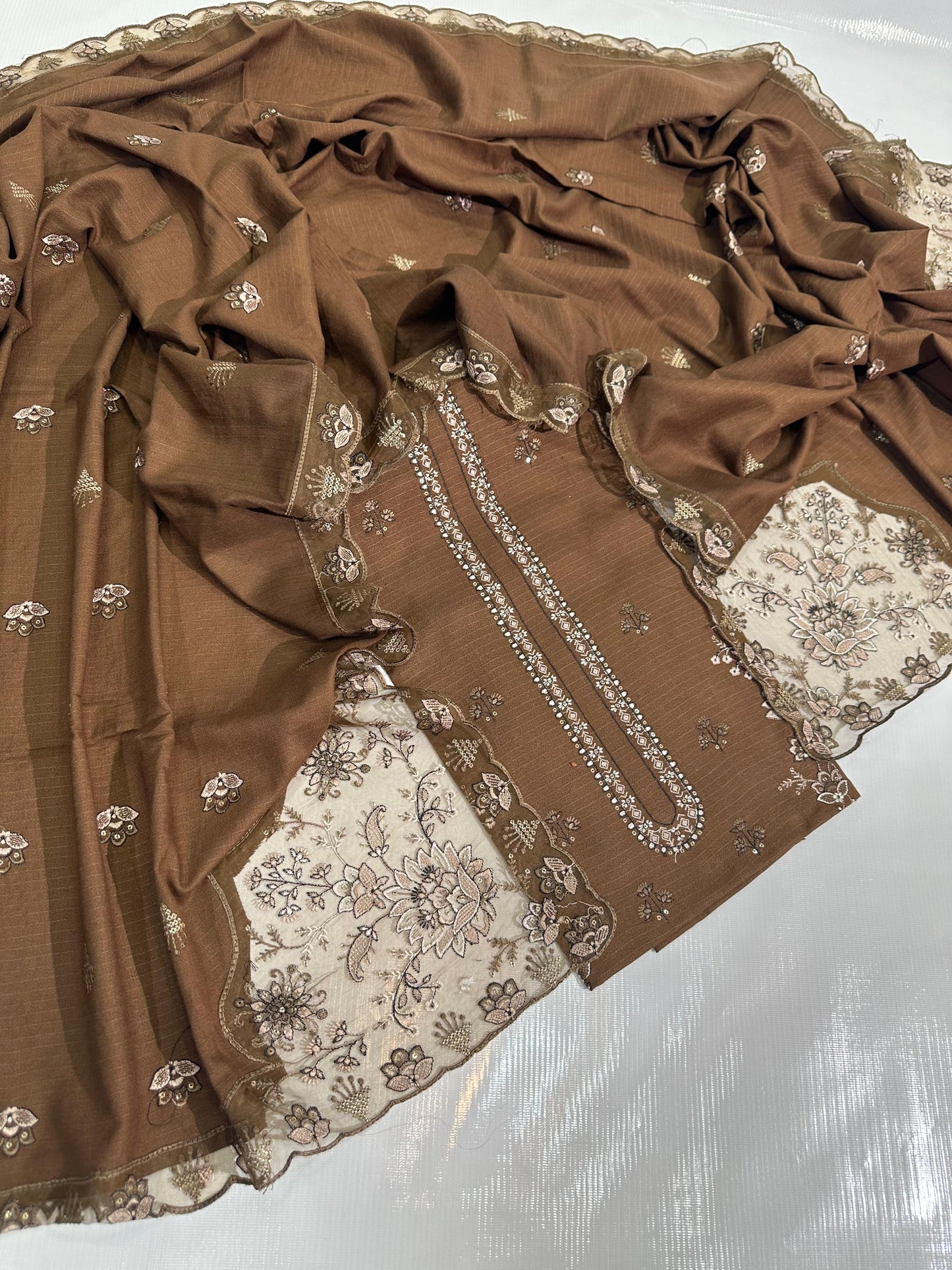 Baana Dora Dhanak  Embroidered | Brown